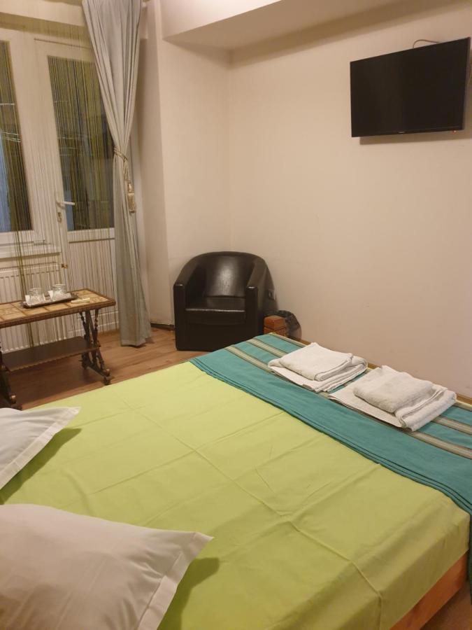 Sc Afitos Srl Hostel Drobeta Turnu Severin Bagian luar foto