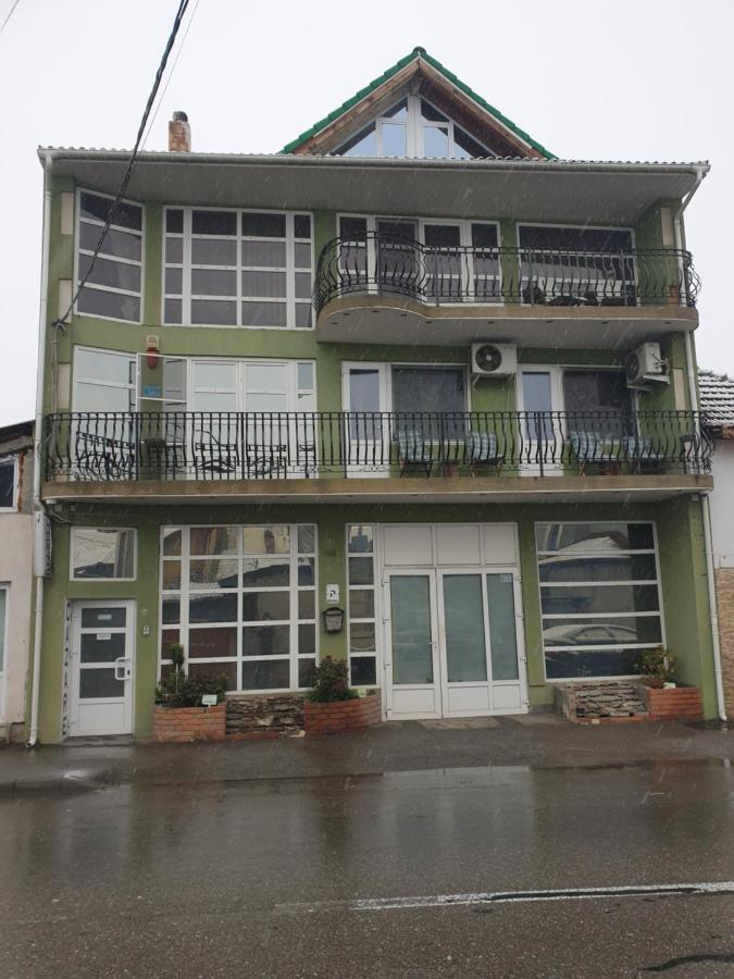 Sc Afitos Srl Hostel Drobeta Turnu Severin Bagian luar foto